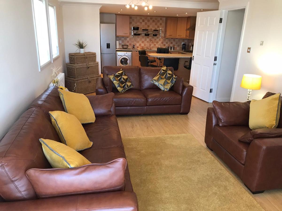 Beautiful 3-Bed Apartment In Gourock Eksteriør bilde