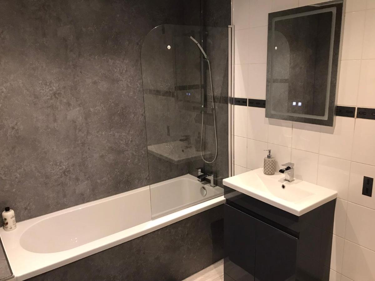 Beautiful 3-Bed Apartment In Gourock Eksteriør bilde