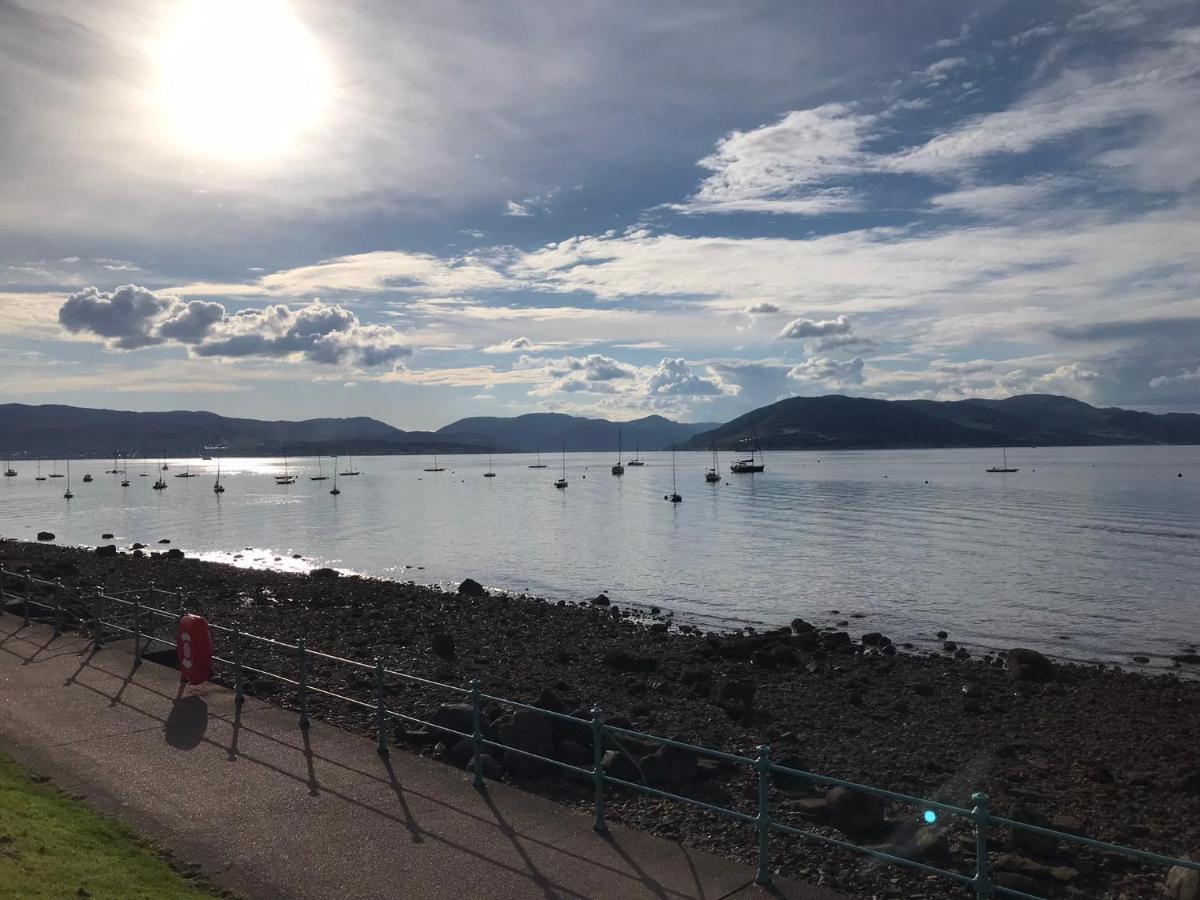 Beautiful 3-Bed Apartment In Gourock Eksteriør bilde